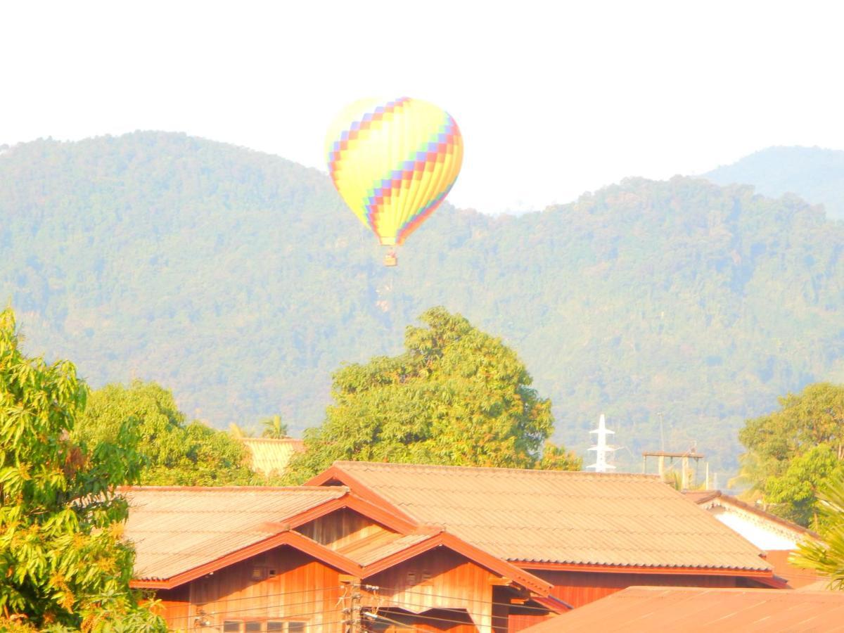 Vang Vieng Camellia Hotel المظهر الخارجي الصورة